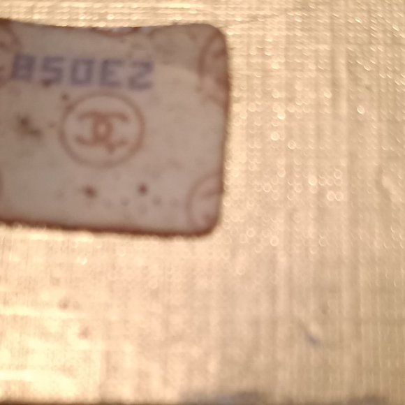 Chanel Vintage drawstring bucket tote bag with pouch and CC gold hardware - Picture 5 of 15